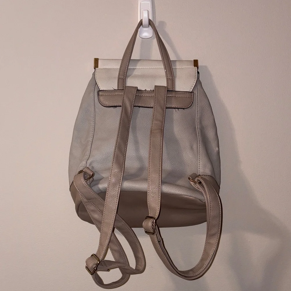 🏡 Call It Spring Two-Tone Backpack - Gray/Tan/Off White - OS